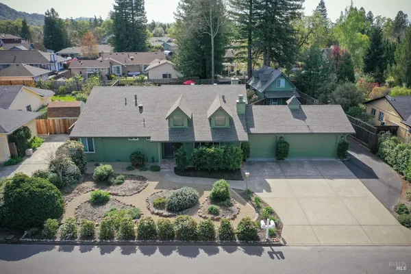 $1,650,000 | 180-178 Barrio Way, Windsor, CA 95492