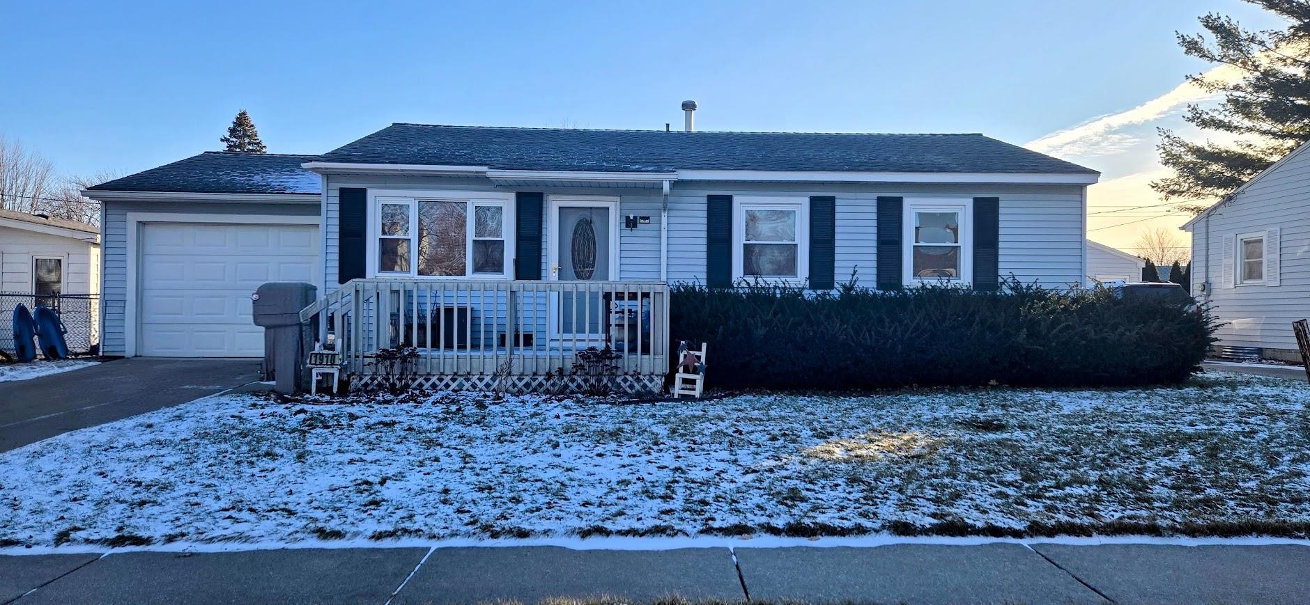 1910 34th Street Bay City, MI 48708 - Photo 1 of 26