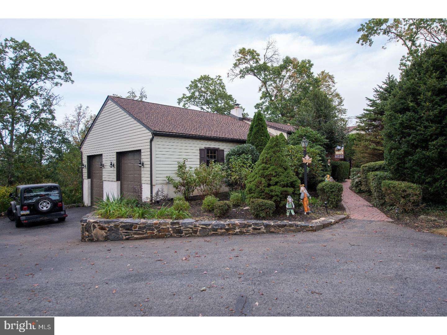 23 Gordonville Road Aston, PA 19014 - Photo 6 of 25 Garage