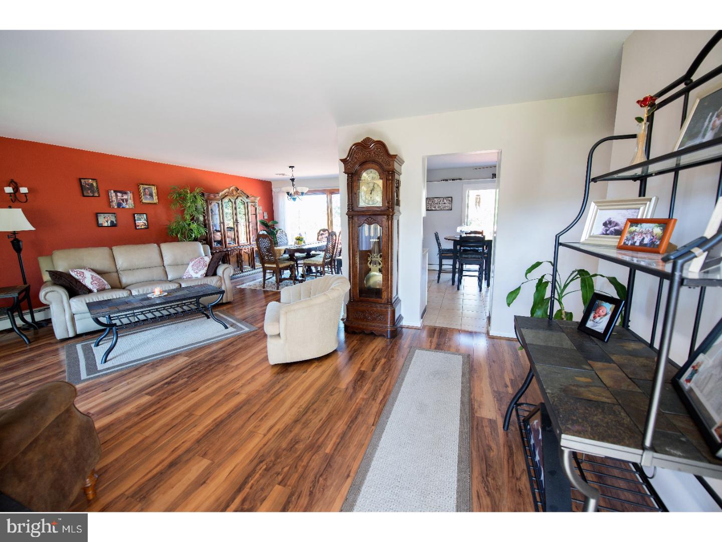 23 Gordonville Road Aston, PA 19014 - Photo 10 of 25 Foyer