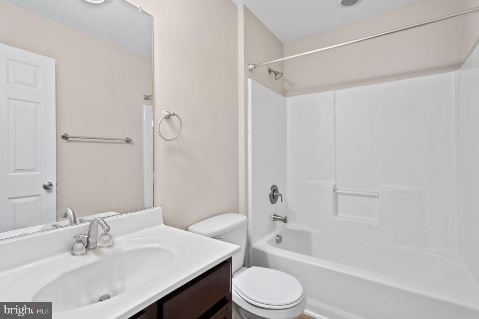 6014 Belle Grove Road Brooklyn, MD 21225 - Photo 13 of 29 Primary Bathroom