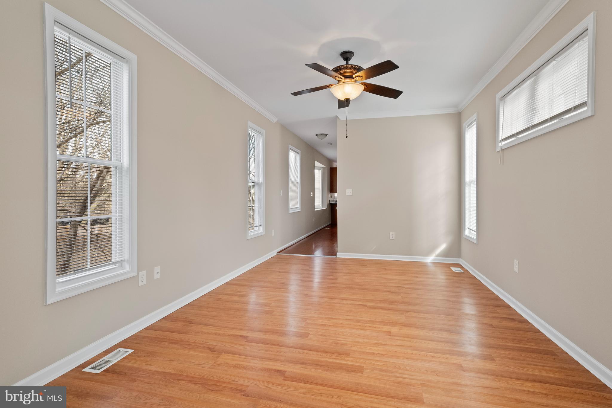 6014 Belle Grove Road Brooklyn, MD 21225 - Photo 21 of 29 Living Room