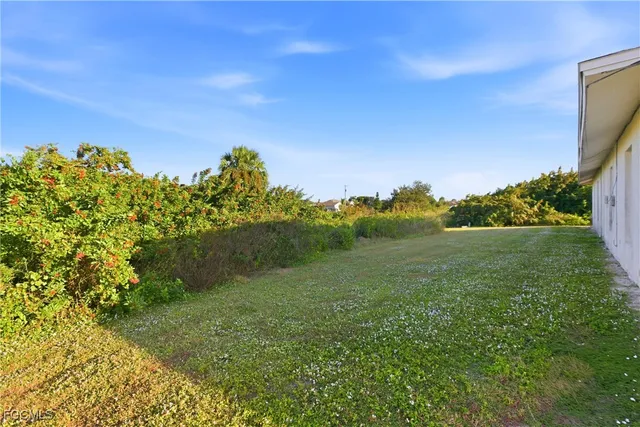 $379,990 | 967 Eisenhower Boulevard, Lehigh Acres, FL 33974