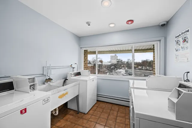 $1,700 | 10385 Dearlove Road, Unit 2C, Glenview, IL 60025