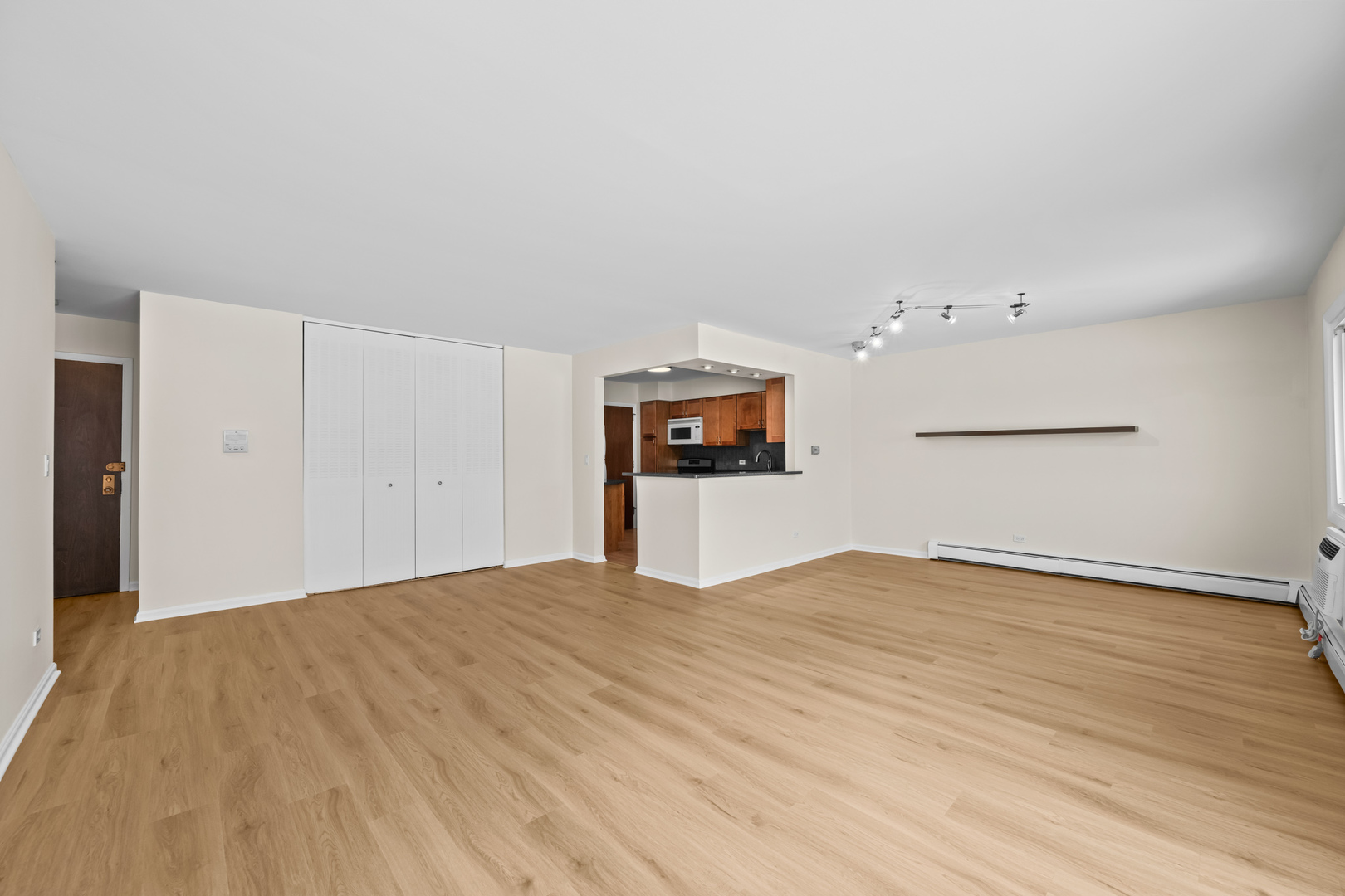 10385 Dearlove Road, Unit 2C Glenview, IL 60025 - Photo 2 of 16