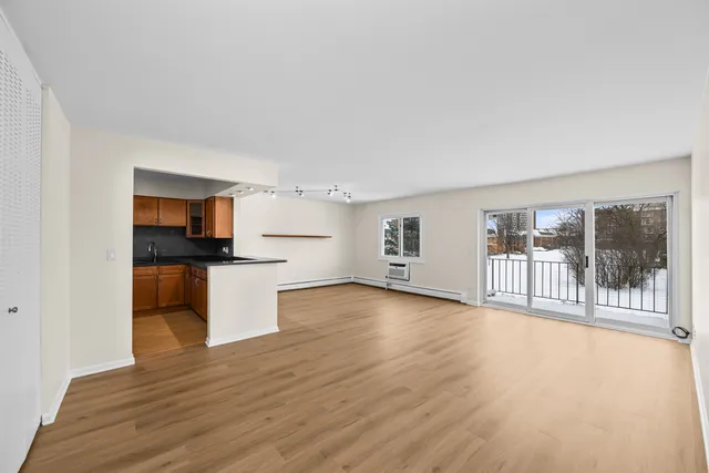 $1,700 | 10385 Dearlove Road, Unit 2C, Glenview, IL 60025