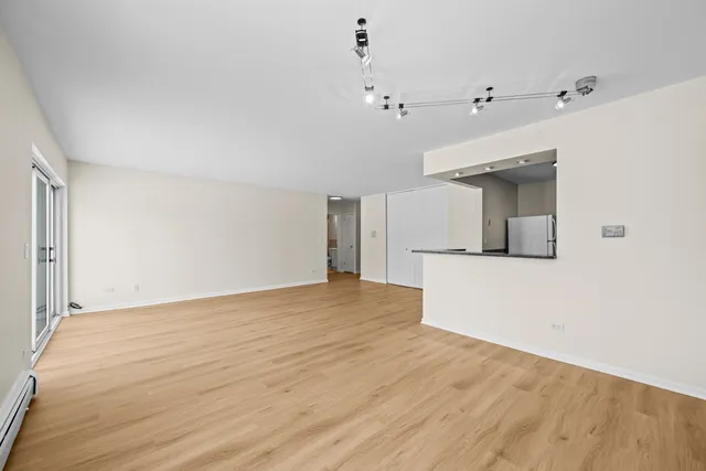 $1,700 | 10385 Dearlove Road, Unit 2C, Glenview, IL 60025