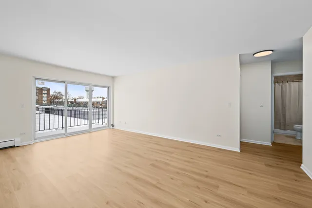 $1,700 | 10385 Dearlove Road, Unit 2C, Glenview, IL 60025