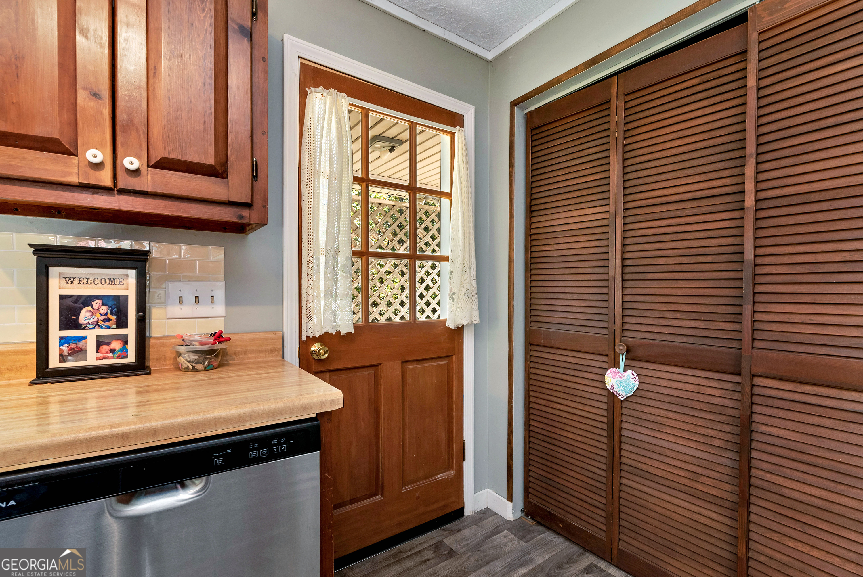 373 Jennys Cove Road Cleveland, GA 30528 - Photo 21 of 44 a dining room with table and chairs