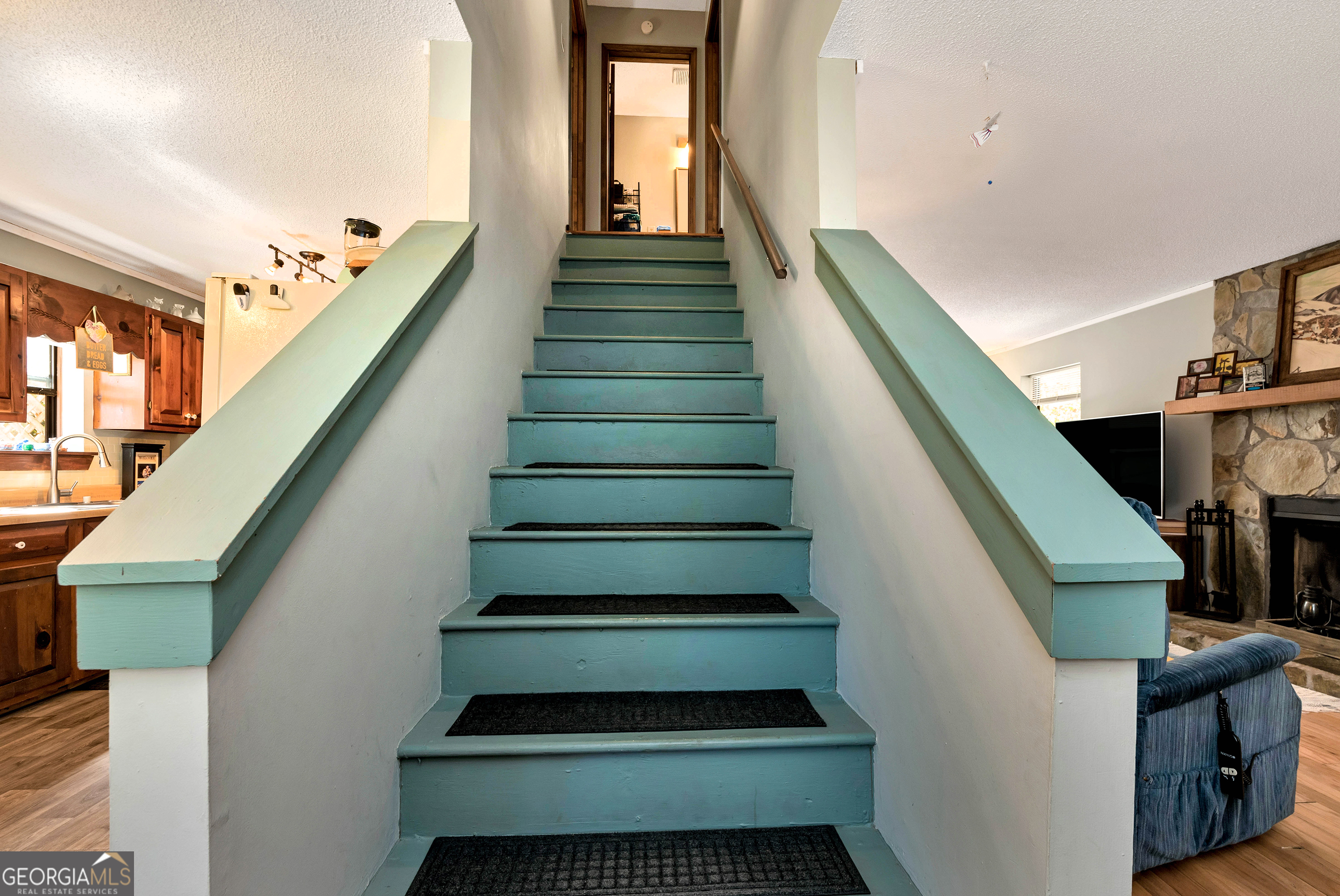 373 Jennys Cove Road Cleveland, GA 30528 - Photo 23 of 44 a view of entryway and hall