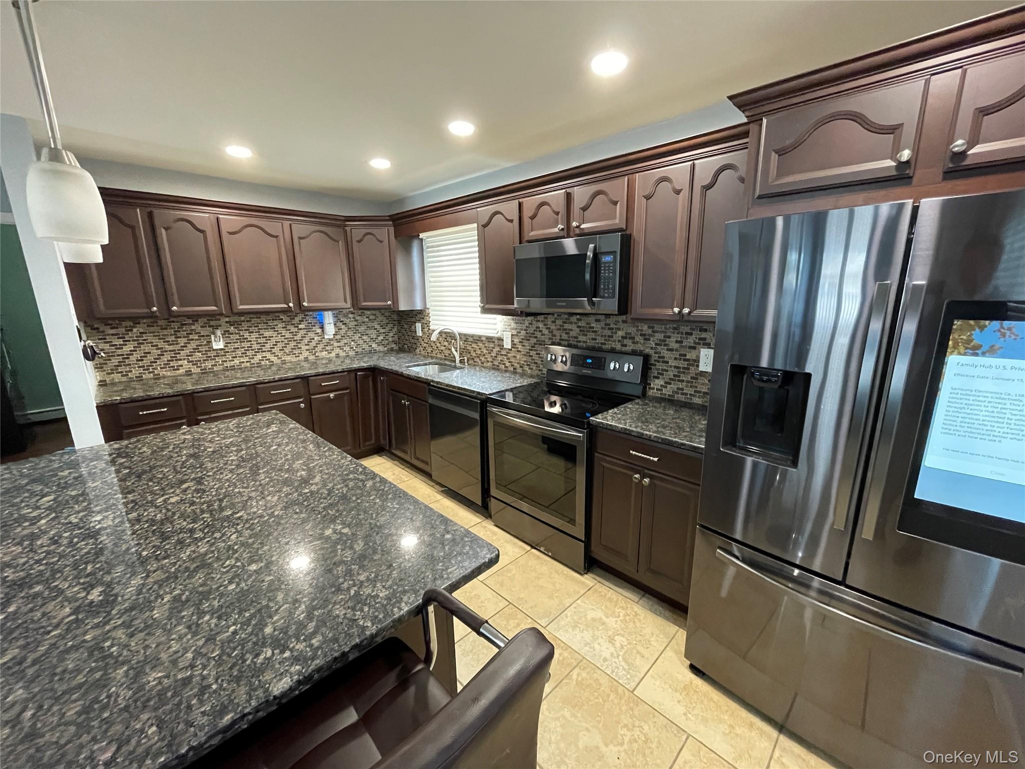 70 Birch Road Amityville, NY 11701 - Photo 7 of 37