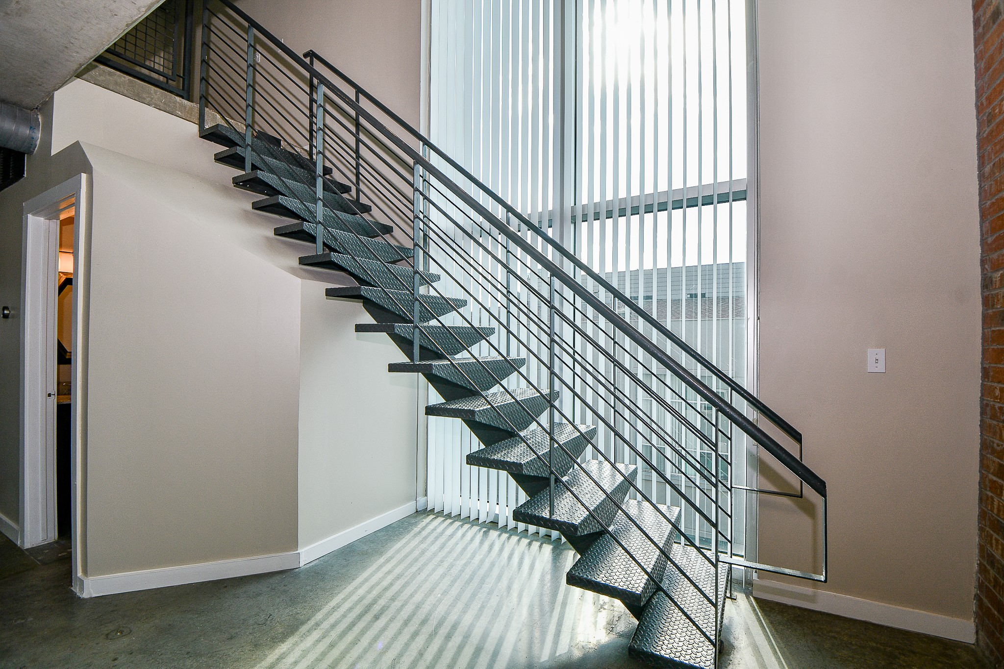 2000 Bagby Street, Unit 5441 Houston, TX 77002 - Photo 19 of 34 a view of entryway with wooden floor