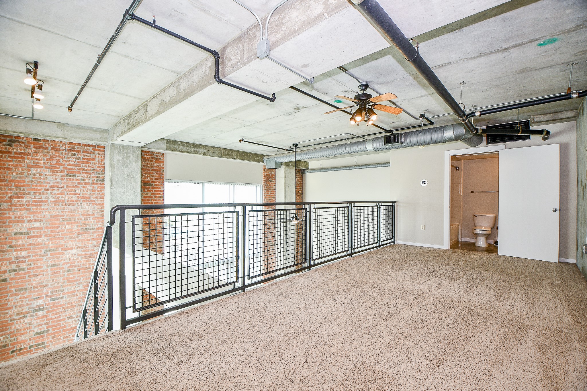 2000 Bagby Street, Unit 5441 Houston, TX 77002 - Photo 21 of 34 a view of a garage