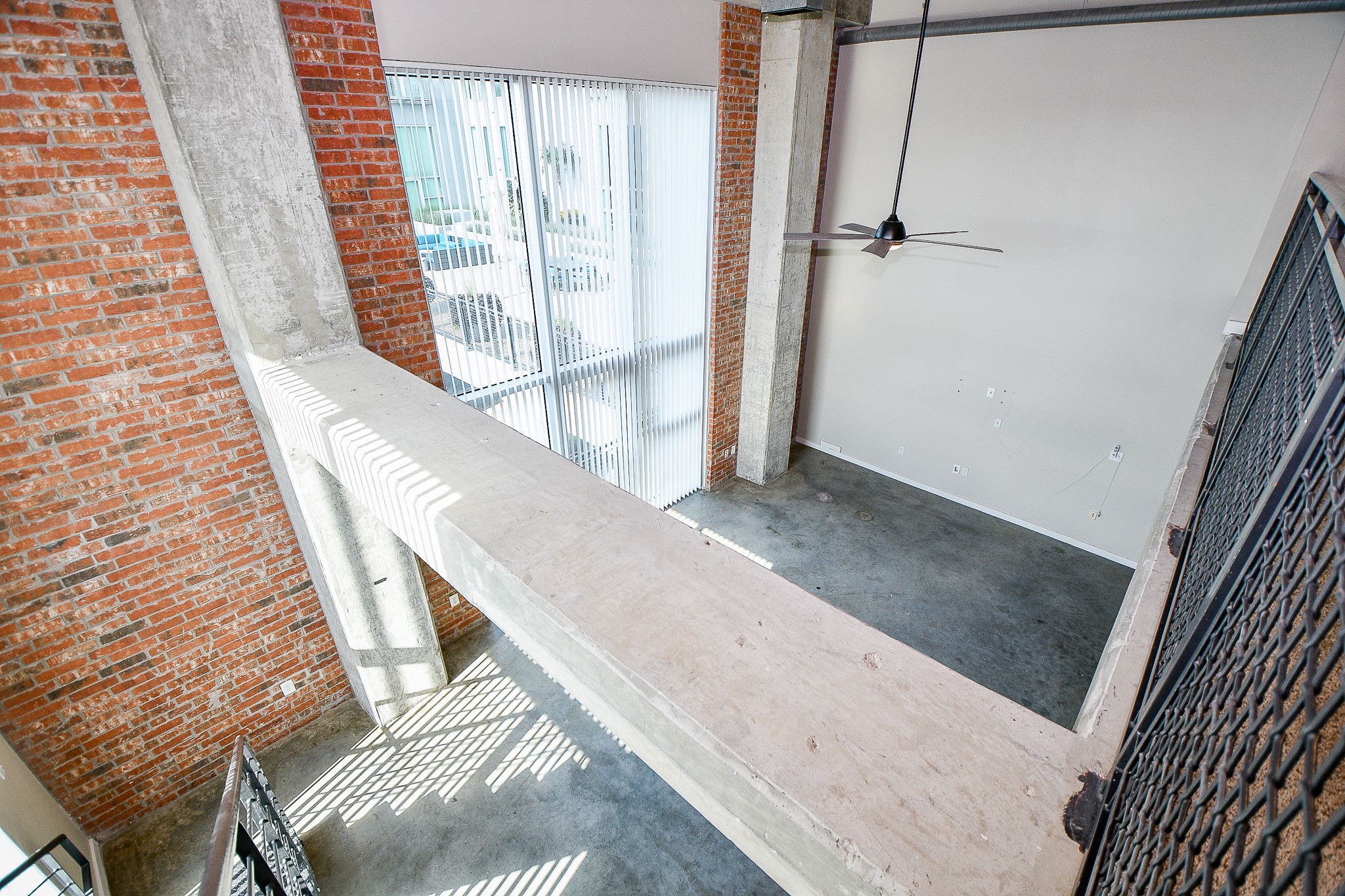 2000 Bagby Street, Unit 5441 Houston, TX 77002 - Photo 23 of 34 a view of a balcony with wooden floor