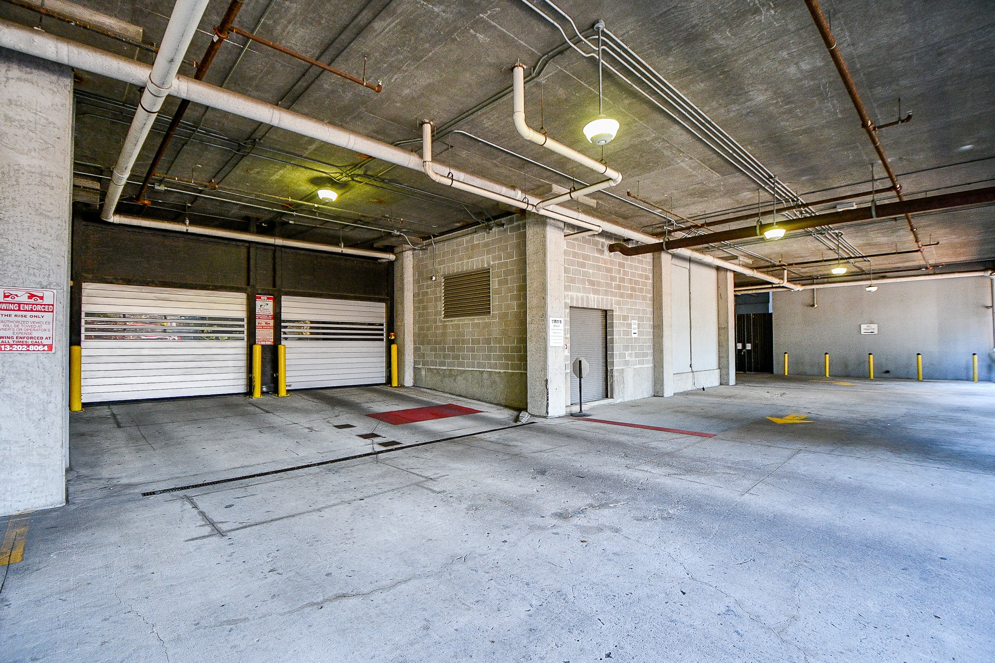 2000 Bagby Street, Unit 5441 Houston, TX 77002 - Photo 32 of 34 a view of empty room with wooden floor