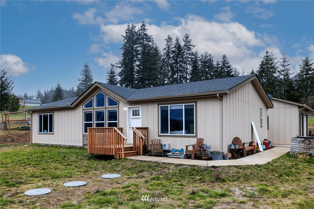 206 Senn Road Chehalis, WA 98532 - Photo 1 of 27 a view of a house with backyard