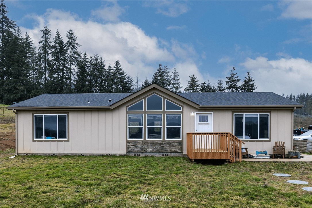 206 Senn Road Chehalis, WA 98532 - Photo 2 of 27 a view of a house with a yard