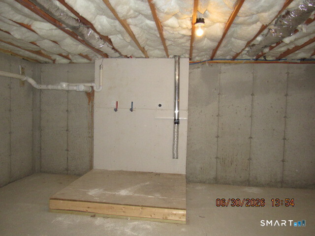 43 Warm Earth Road Naugatuck, CT 06770 - Photo 23 of 28 Laundry area