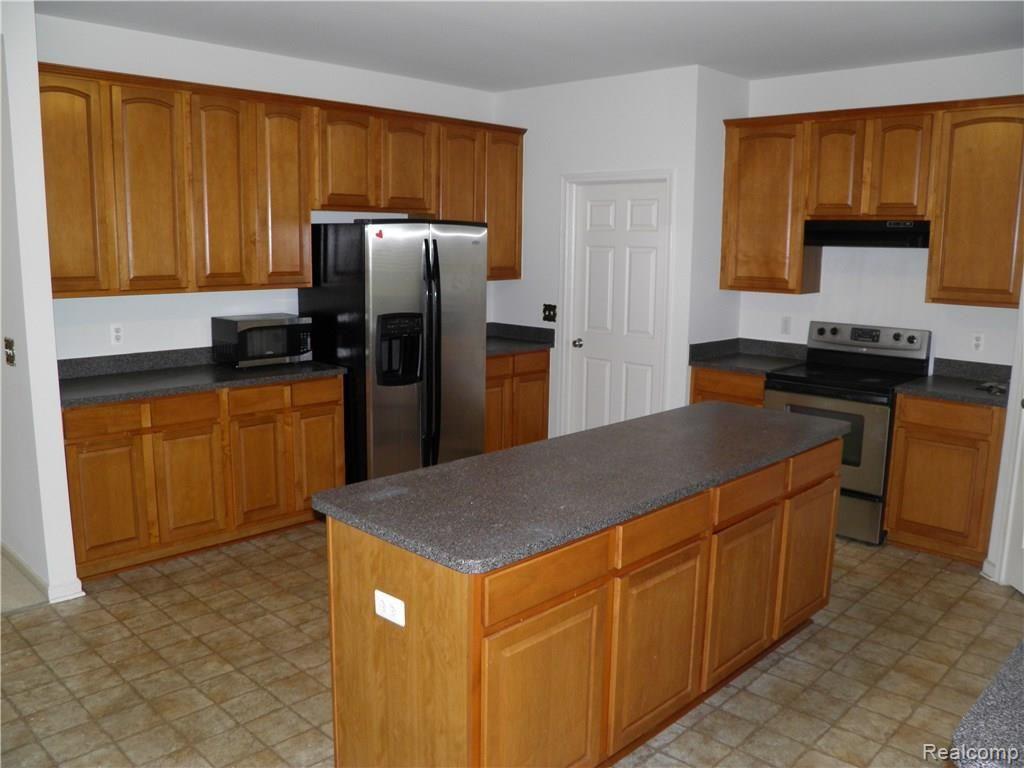 3237 Everett Drive Rochester Hills, MI 48307 - Photo 10 of 34