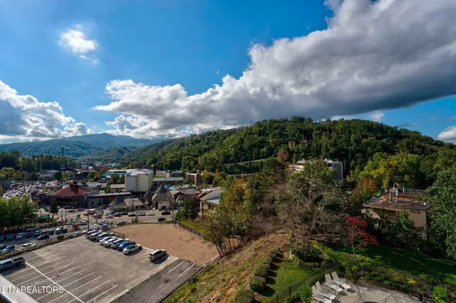 $524,900 | 102 Baskins Creek Bypass, Unit 505, Gatlinburg, TN 37738