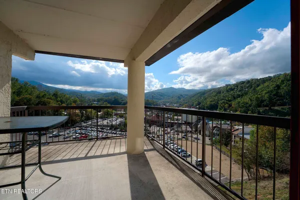 $524,900 | 102 Baskins Creek Bypass, Unit 505, Gatlinburg, TN 37738