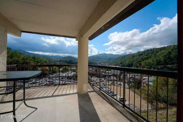 $524,900 | 102 Baskins Creek Bypass, Unit 505, Gatlinburg, TN 37738