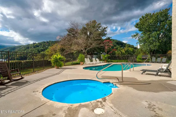 $524,900 | 102 Baskins Creek Bypass, Unit 505, Gatlinburg, TN 37738