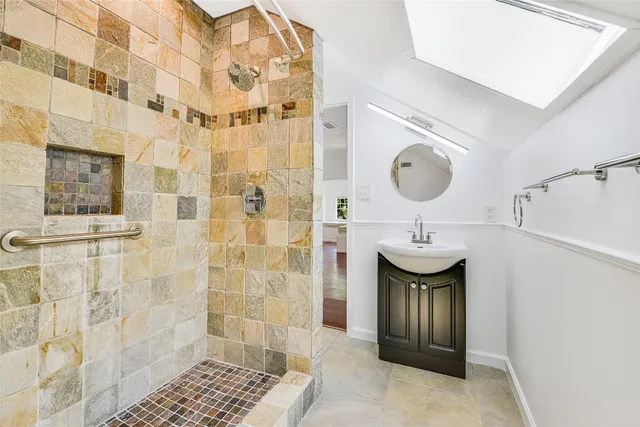 $5,700 | 1006 Shelley Avenue, Austin, TX 78703