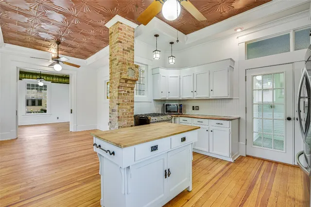 $5,700 | 1006 Shelley Avenue, Austin, TX 78703