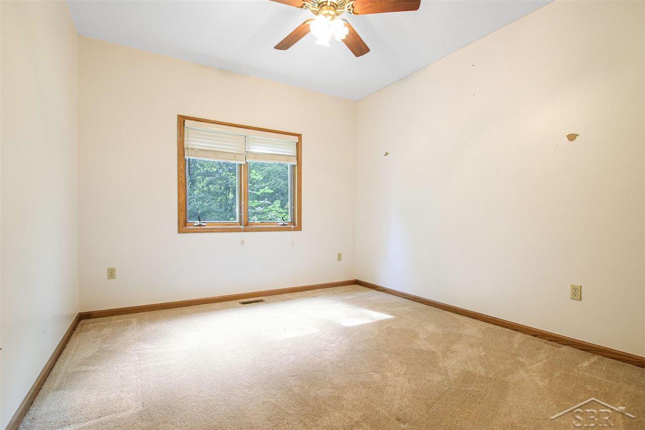 2255 9 Mile Road Kawkawlin, MI 48631 - Photo 33 of 58 50080584-34.JPG