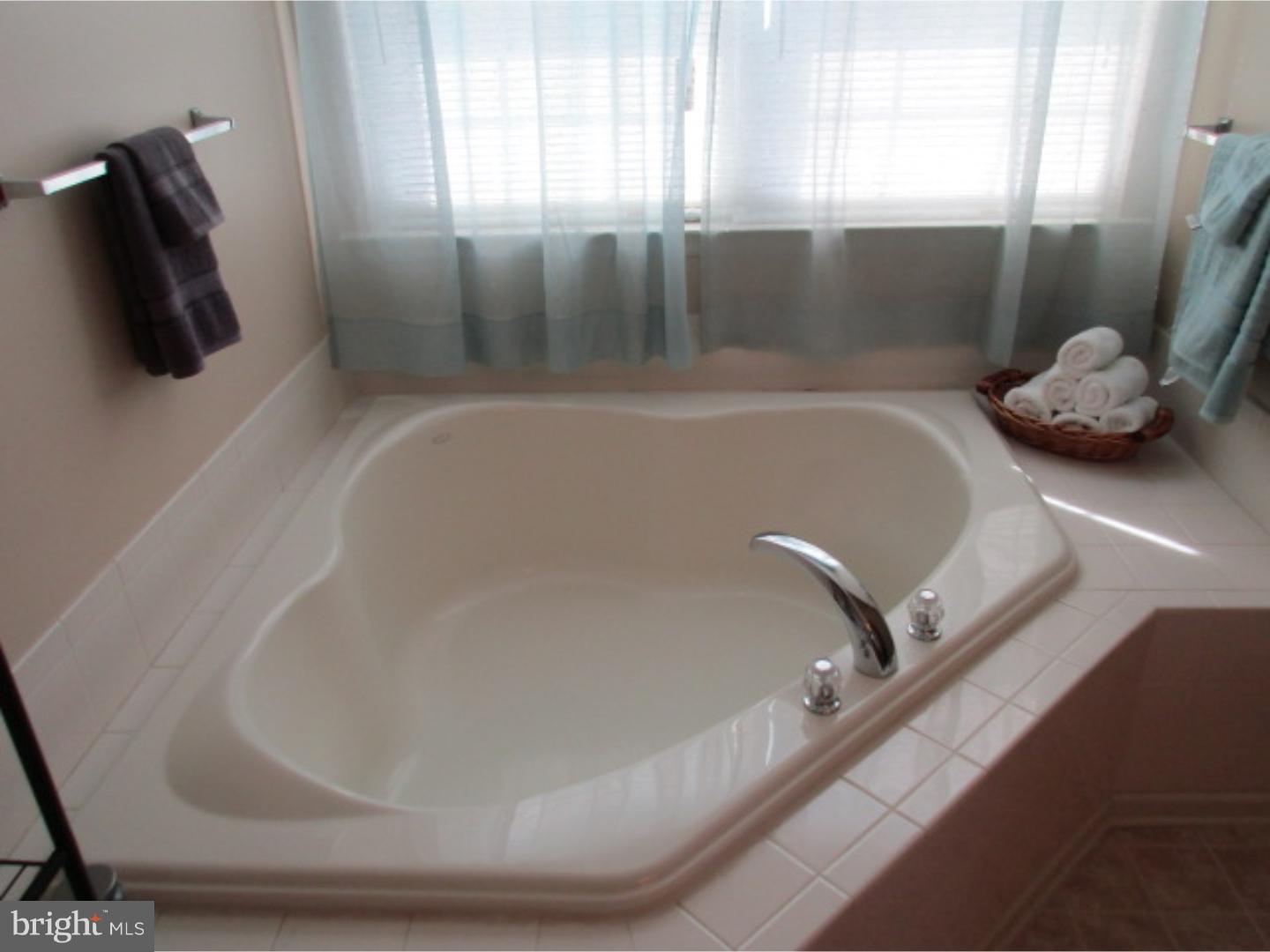 14 Howard Street Carneys Point, NJ 08069 - Photo 16 of 25 Master Bathroom
