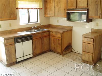9088 Hamlin Road West Fort Myers, FL 33967 - Photo 2 of 10 Gallery Image 2