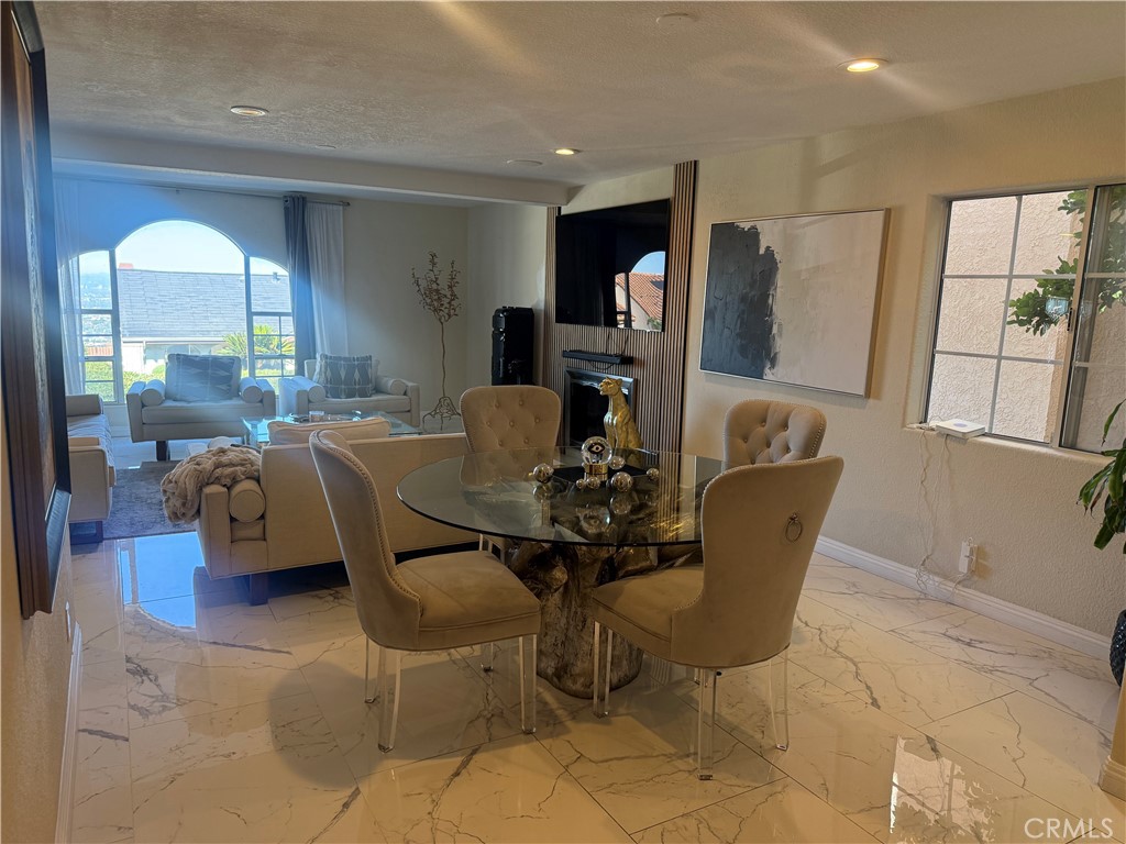 1742 Rudell Road Burbank, CA 91501 - Photo 8 of 37 Gallery Image 8