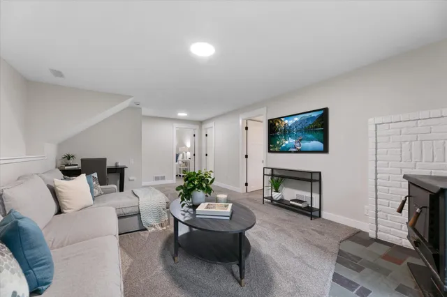 $489,000 | 4835 Drake Street, Maple Plain, MN 55359