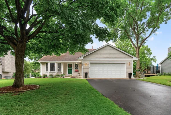 $425,000 | 1305 Keller Lane, Burnsville, MN 55306