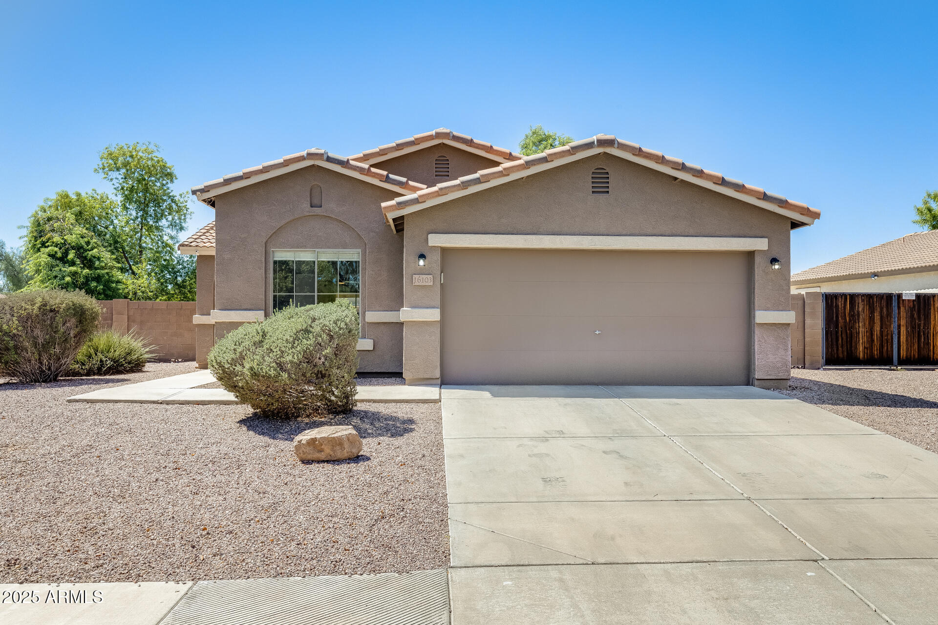 16103 West Redfield Road Surprise, AZ 85379 - Photo 5 of 27