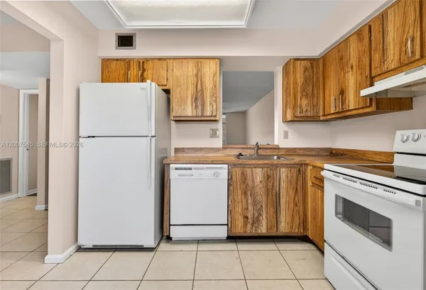 $1,720 | 357 North Rock Island Road, Unit 207, Margate, FL 33063