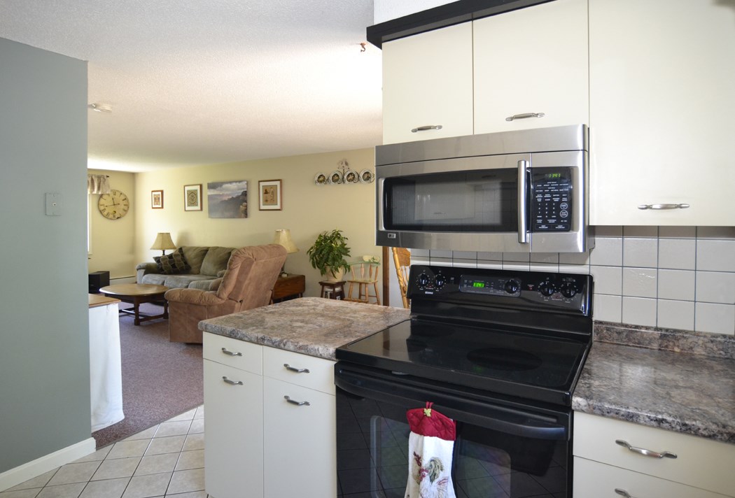 64 A Dale Road, Unit A Hooksett, NH 03106 - Photo 8 of 17