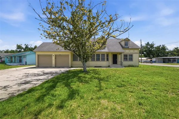 $546,900 | 2513 16th Avenue West, Bradenton, FL 34205