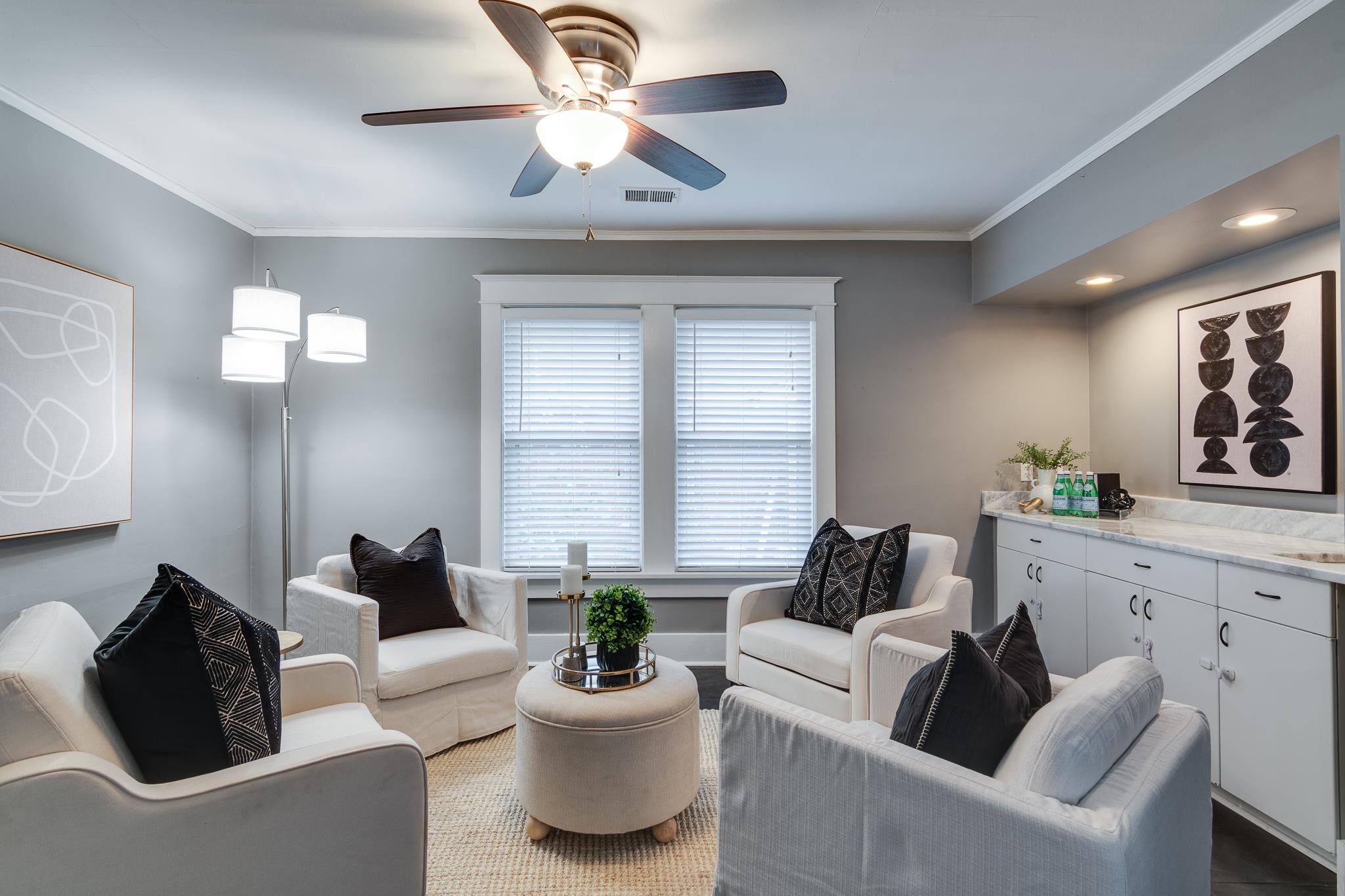 524 Alexander Street Memphis, TN 38111 - Photo 16 of 34 Living room with crown molding and ceiling fan