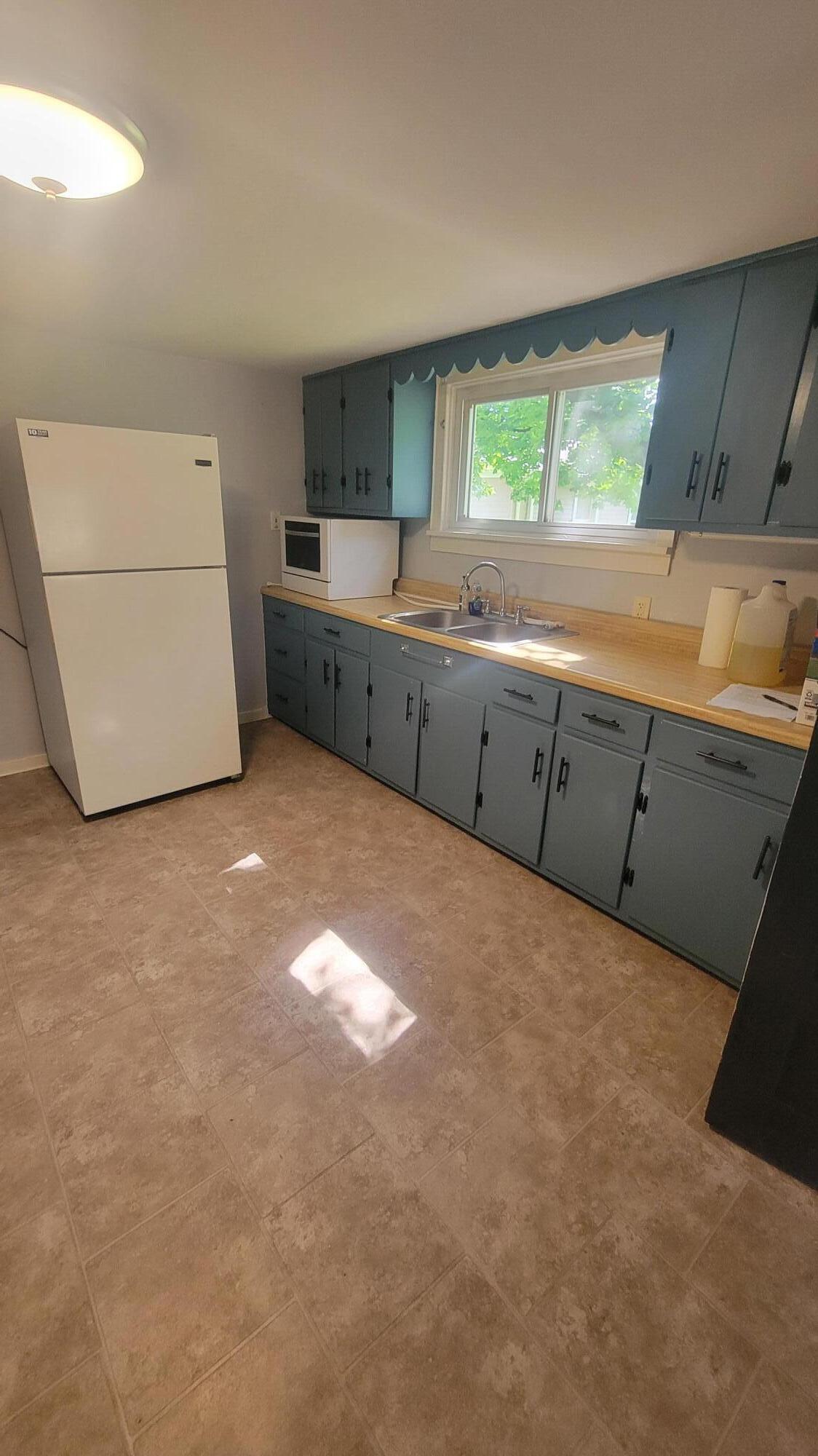 275 East Read Street Marcellus, MI 49067 - Photo 5 of 19 20260715_165453