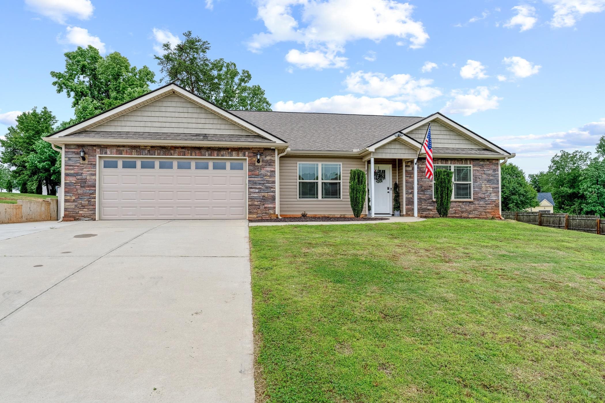 881 Cothran Road Inman, SC 29349 - Photo 1 of 43