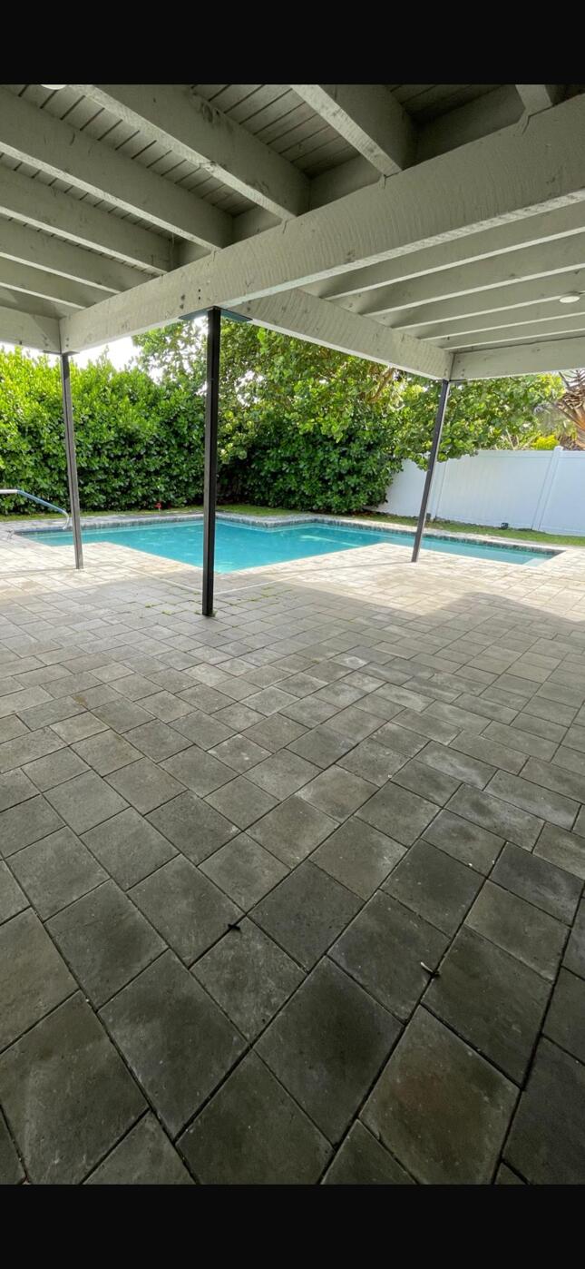 21553 Chipmunk Lane Boca Raton, FL 33428 - Photo 11 of 14 b499a9fd-e130-471b-be78-5919f4435f0c