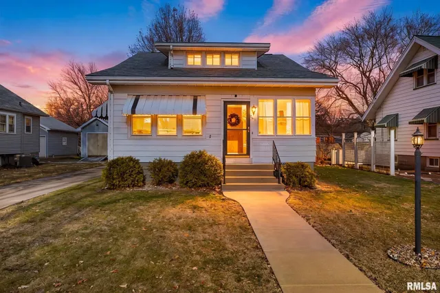 $109,990 | 2617 West Kenwood Avenue, West Peoria, IL 61604