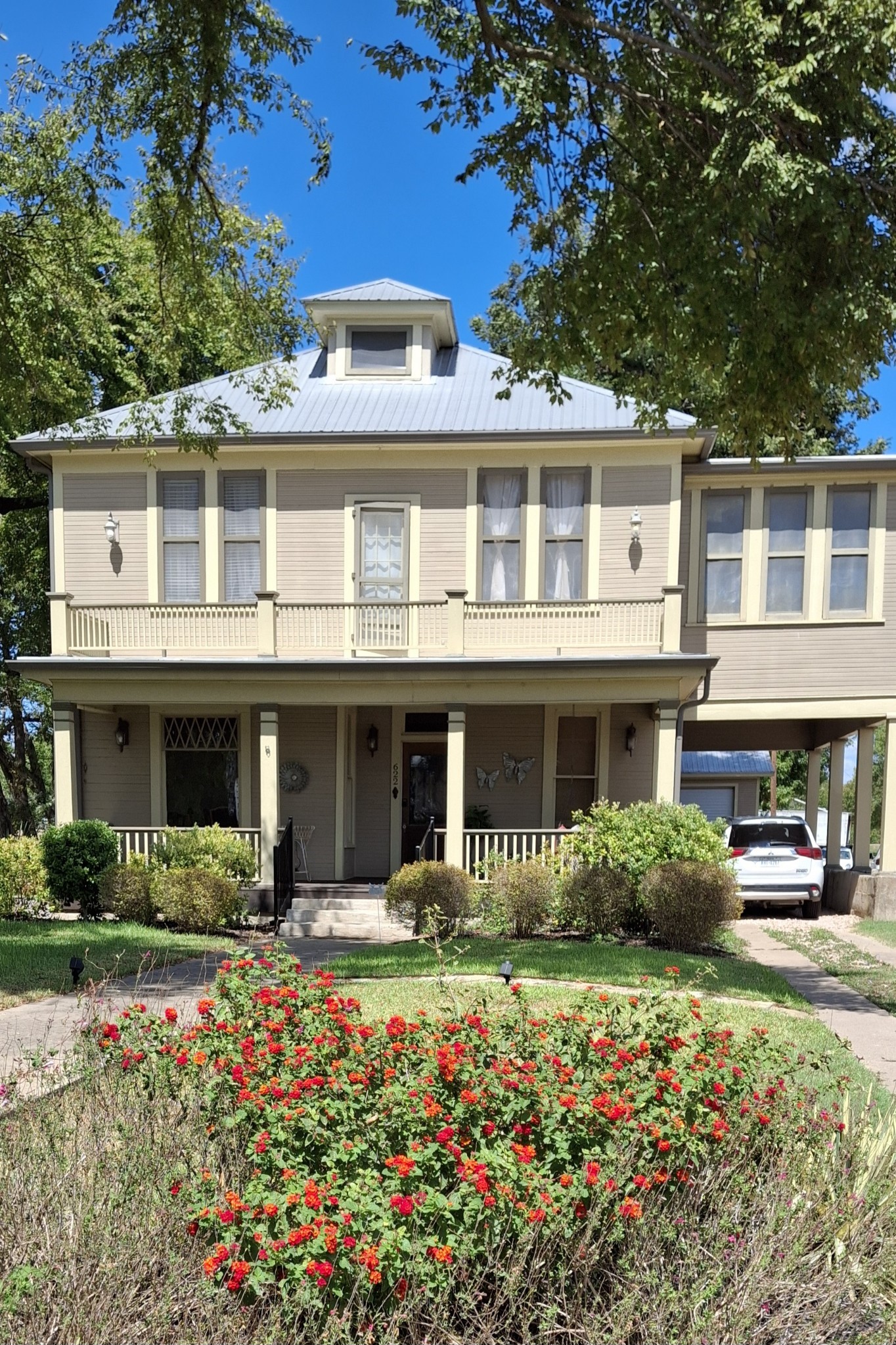 622 West 7th Street Taylor, TX 76574 - Photo 3 of 35