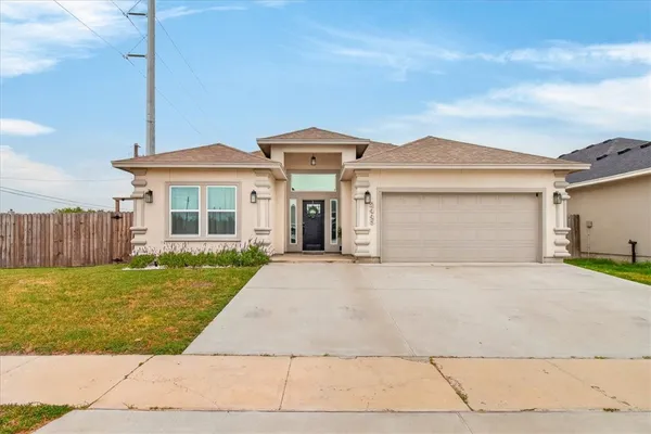 $2,795 | 2445 Manuel, Corpus Christi, TX 78414