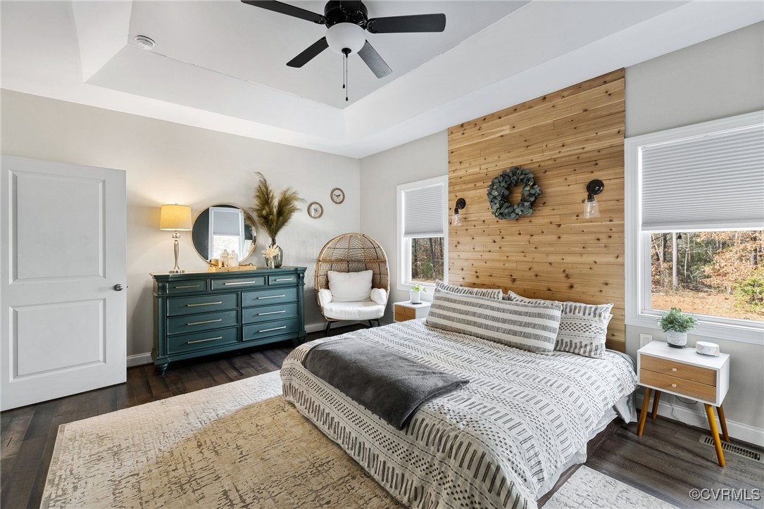 2802 Perkinsville Road Maidens, VA 23102 - Photo 24 of 40 a bedroom with a bed and a dresser