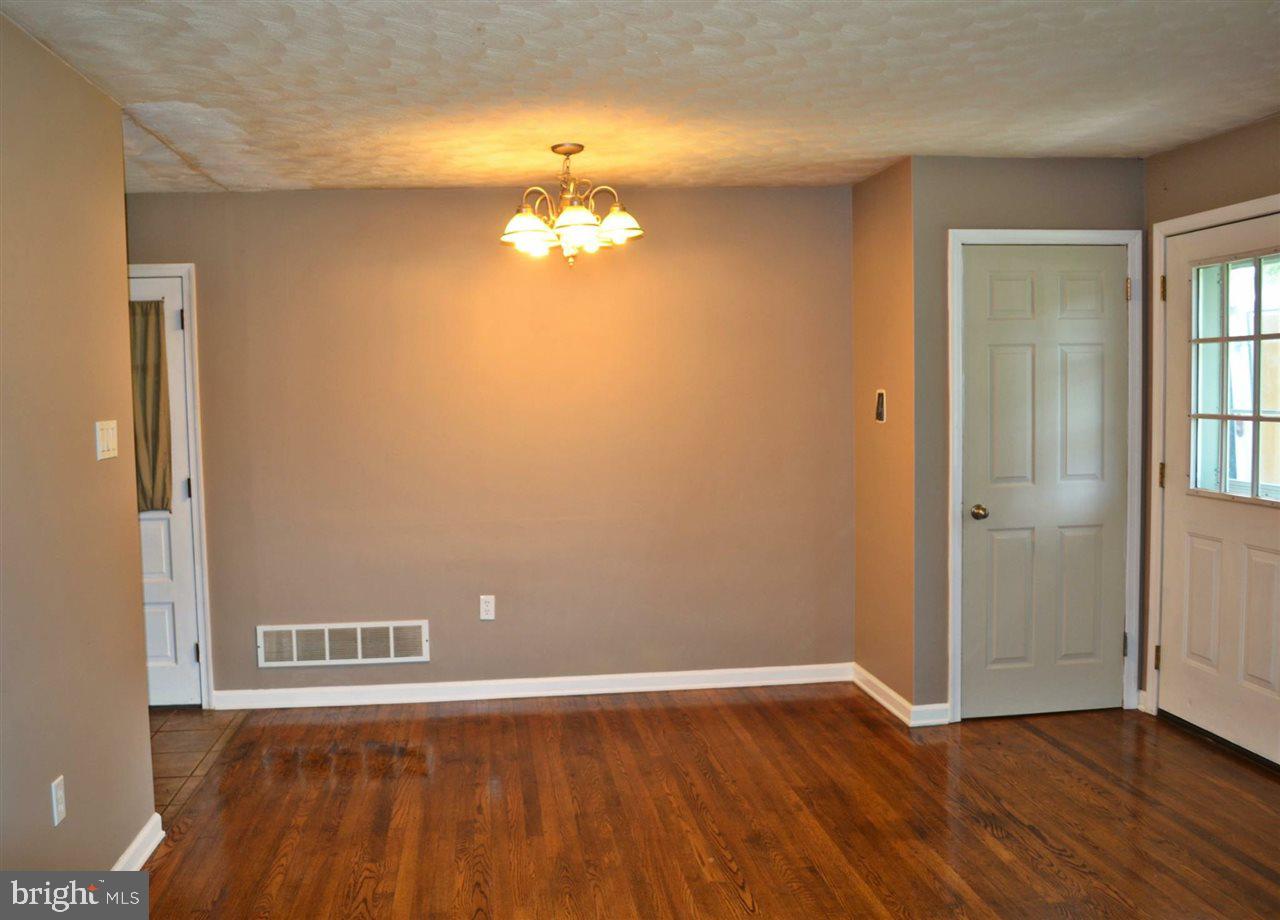 4594 Bridgeview Road Stewartstown, PA 17363 - Photo 9 of 29 Gallery Image 9