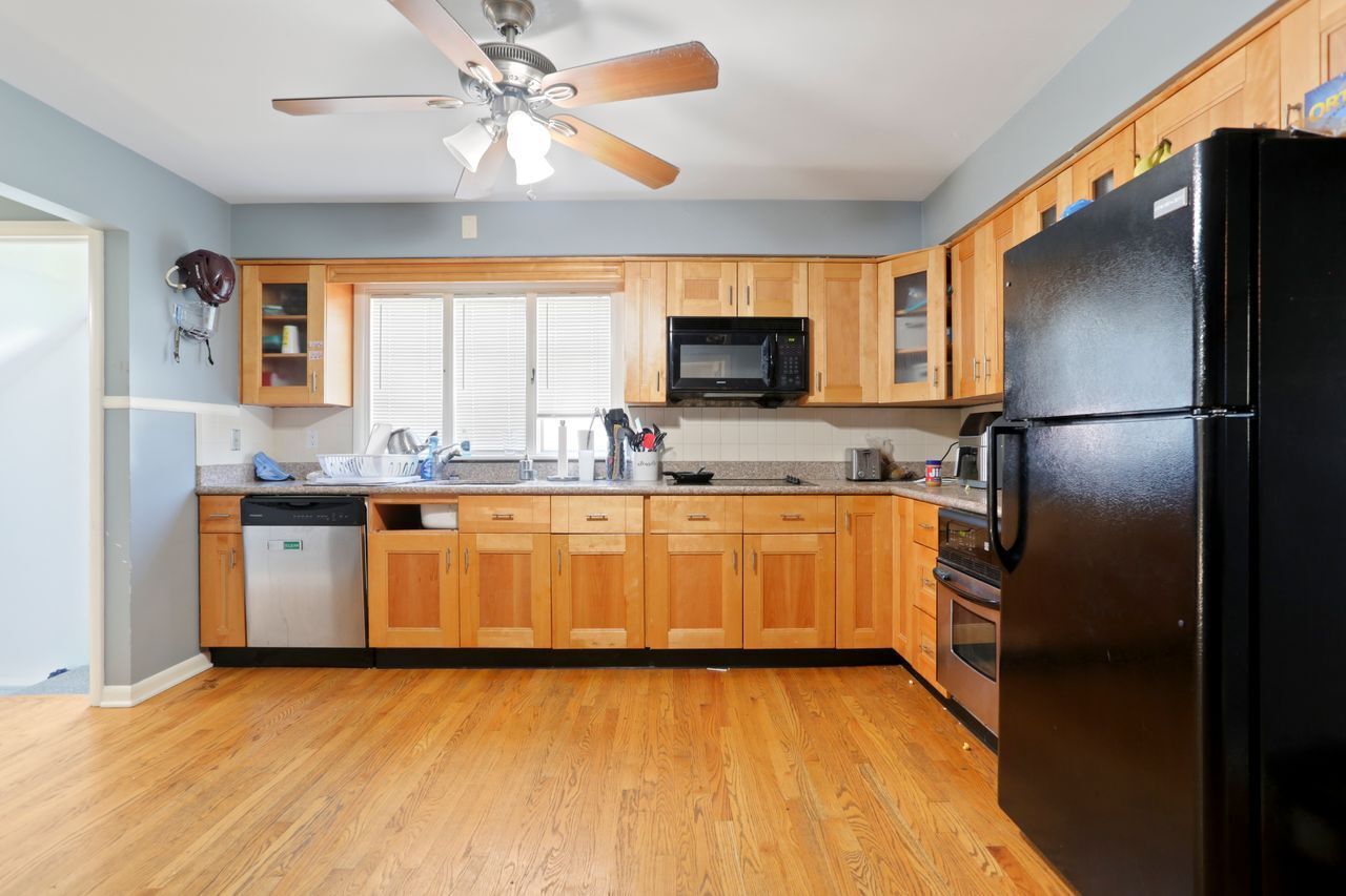 932 Thorme Street Bridgeport, CT 06606 - Photo 14 of 24