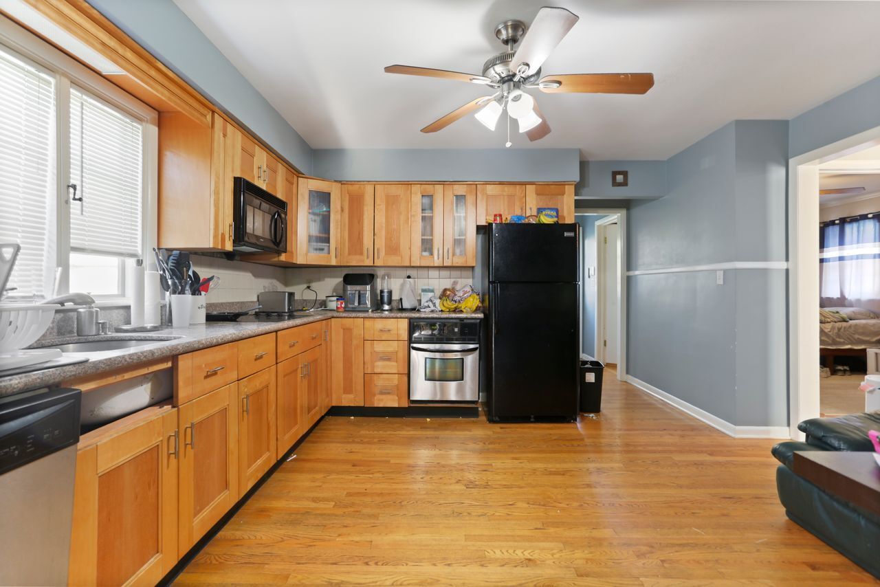 932 Thorme Street Bridgeport, CT 06606 - Photo 15 of 24